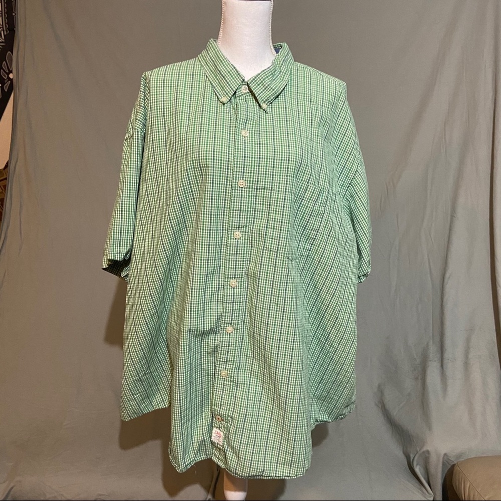IZOD  short sleeve shirt.            👕